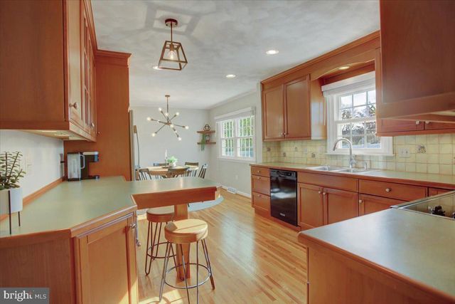 904 ALISON AVE, Mechanicsburg, PA 17055