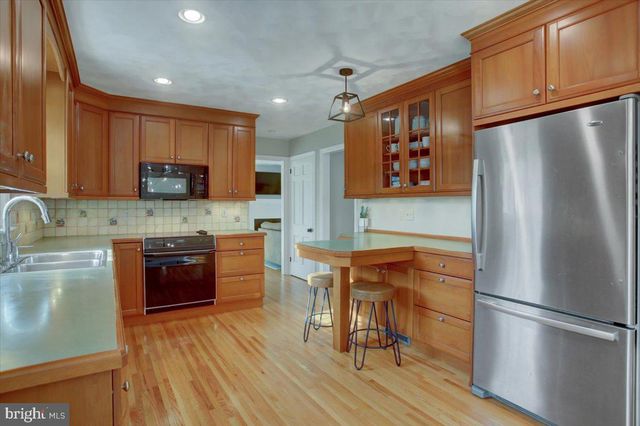 904 ALISON AVE, Mechanicsburg, PA 17055