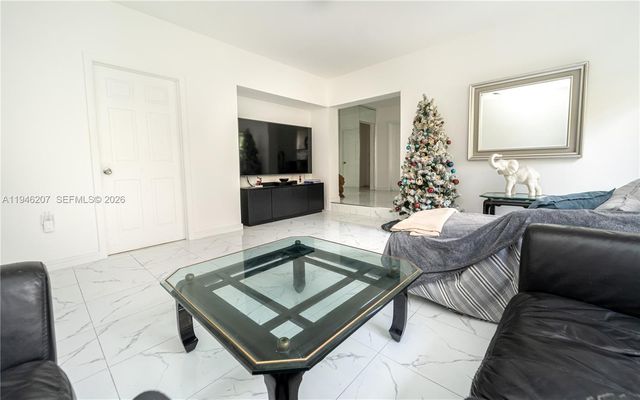 919 SW 25th Ave 0, Miami, FL 33135