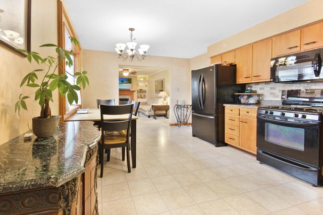 615 Alice Street, Crown Point, IN 46307