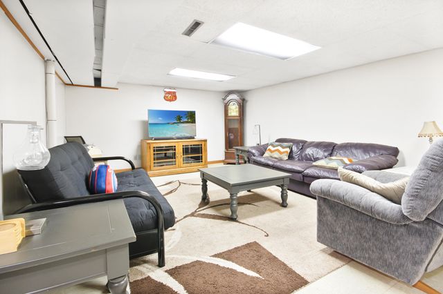 615 Alice Street, Crown Point, IN 46307