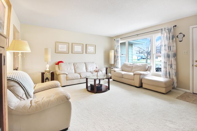 615 Alice Street, Crown Point, IN 46307