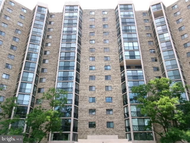 5904 MOUNT EAGLE DR #210, Alexandria, VA 22303