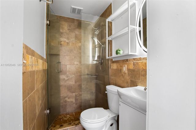 230 NW 39th Ct, Deerfield Beach, FL 33064