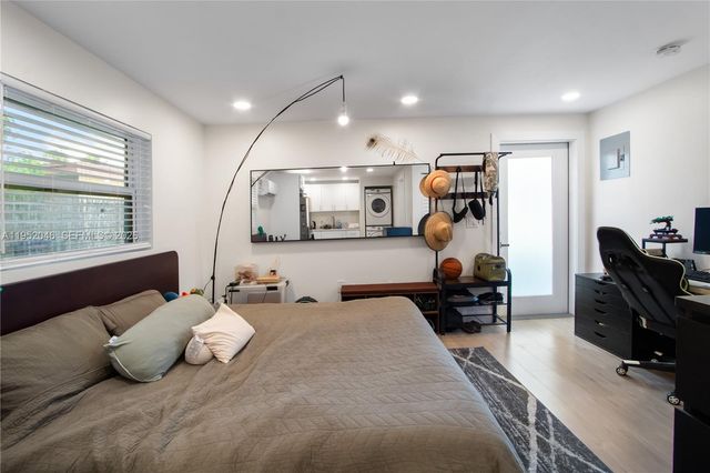 230 NW 39th Ct, Deerfield Beach, FL 33064