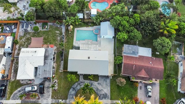 230 NW 39th Ct, Deerfield Beach, FL 33064