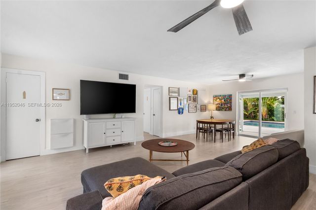 230 NW 39th Ct, Deerfield Beach, FL 33064