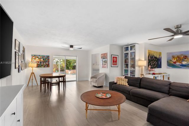 230 NW 39th Ct, Deerfield Beach, FL 33064