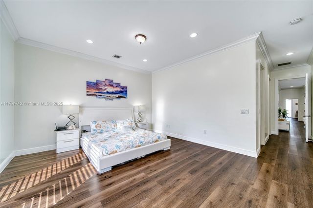 207 SW 11th St, Dania Beach, FL 33004