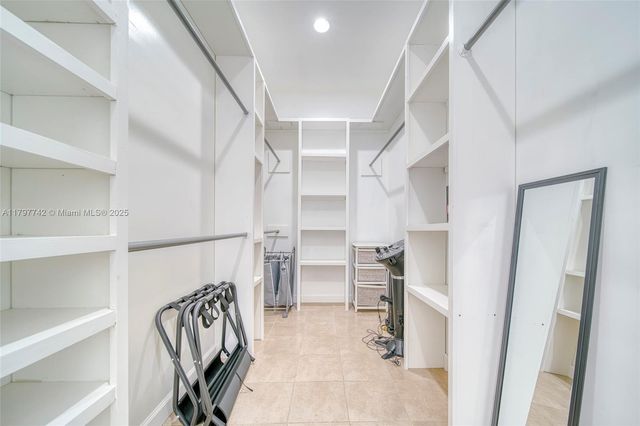 207 SW 11th St, Dania Beach, FL 33004