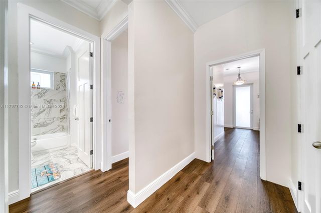 207 SW 11th St, Dania Beach, FL 33004