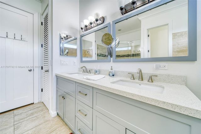 207 SW 11th St, Dania Beach, FL 33004