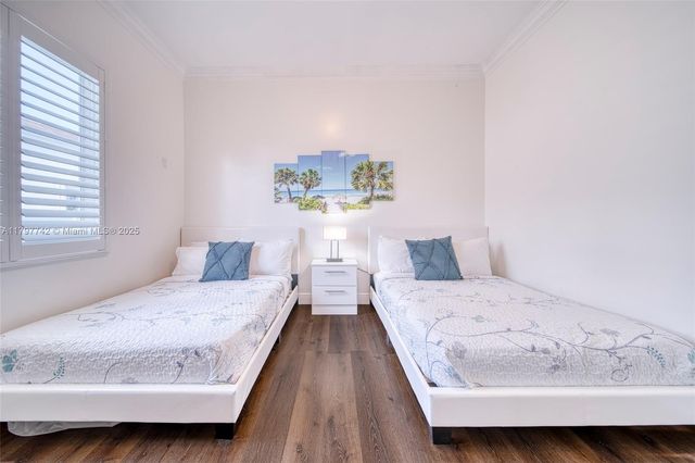 207 SW 11th St, Dania Beach, FL 33004