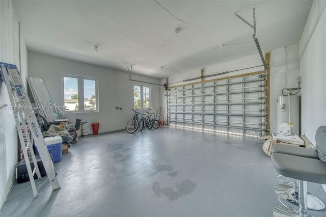 207 SW 11th St, Dania Beach, FL 33004