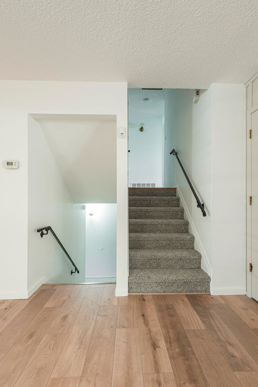 Image 16 of property listing at 1805 Notre Dame Drive NE, Albuquerque, NM 87106