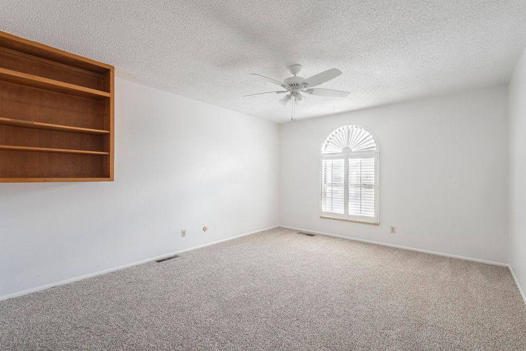 Image 26 of property listing at 1805 Notre Dame Drive NE, Albuquerque, NM 87106