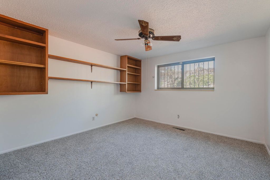 Image 31 of property listing at 1805 Notre Dame Drive NE, Albuquerque, NM 87106