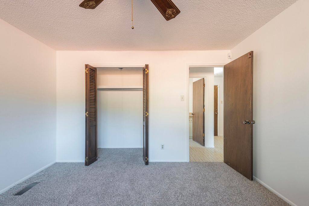 Image 34 of property listing at 1805 Notre Dame Drive NE, Albuquerque, NM 87106