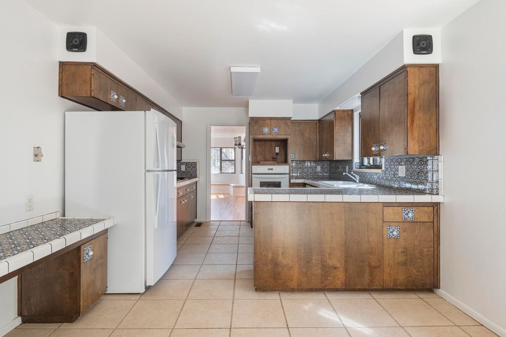 Image 39 of property listing at 1805 Notre Dame Drive NE, Albuquerque, NM 87106