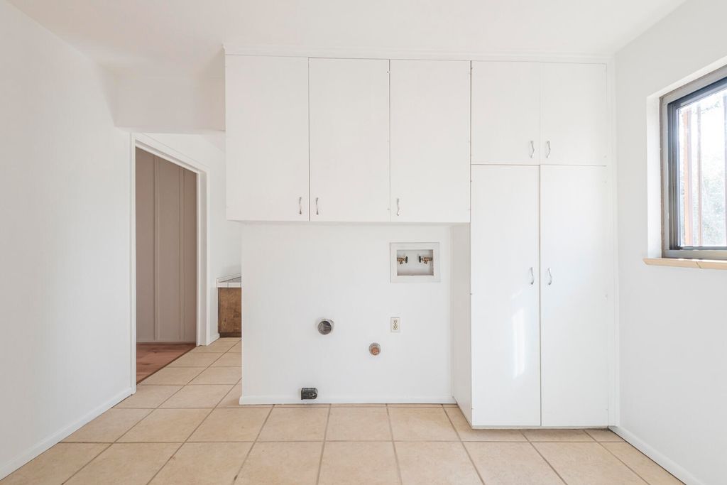 Image 41 of property listing at 1805 Notre Dame Drive NE, Albuquerque, NM 87106