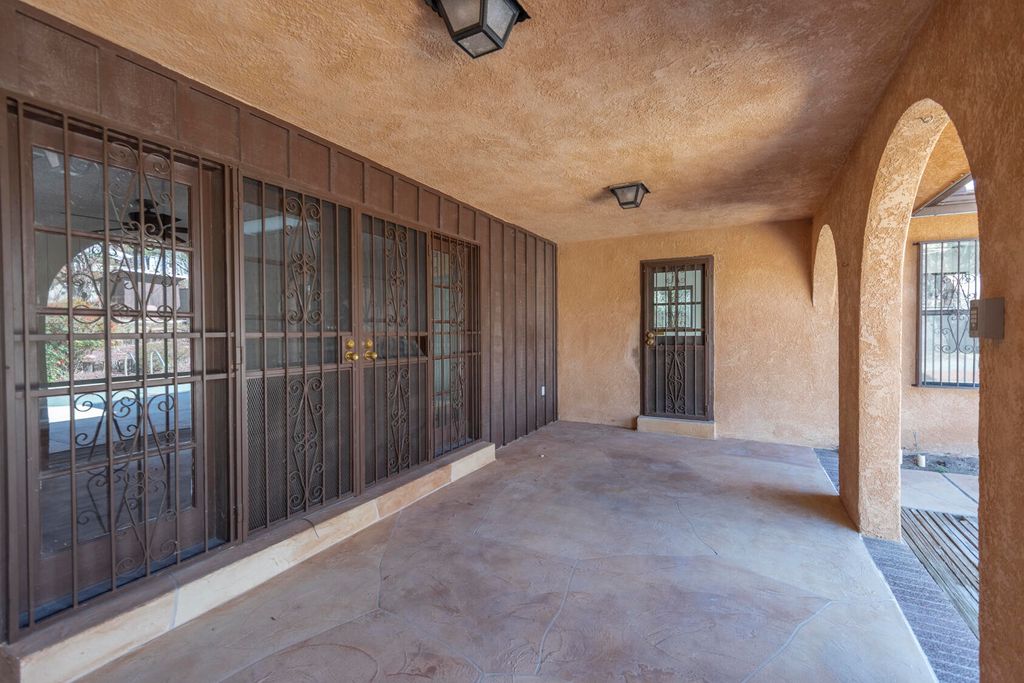 Image 46 of property listing at 1805 Notre Dame Drive NE, Albuquerque, NM 87106