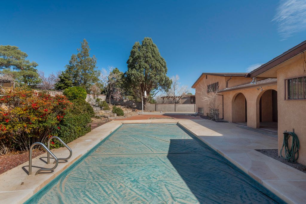 Image 53 of property listing at 1805 Notre Dame Drive NE, Albuquerque, NM 87106