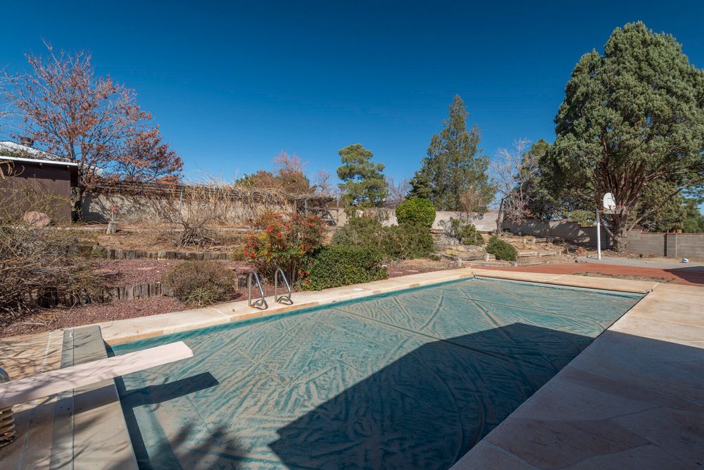 Image 54 of property listing at 1805 Notre Dame Drive NE, Albuquerque, NM 87106