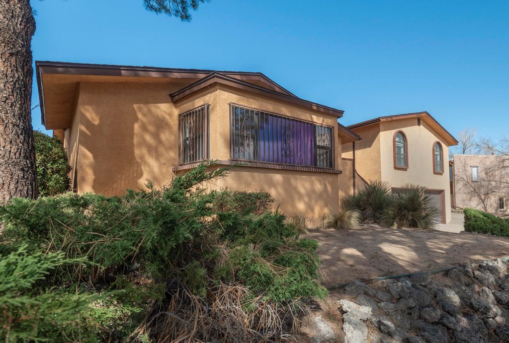 Image 60 of property listing at 1805 Notre Dame Drive NE, Albuquerque, NM 87106