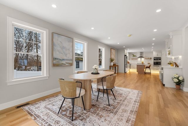 2 Rhuey Pass, Burlington, MA 01803