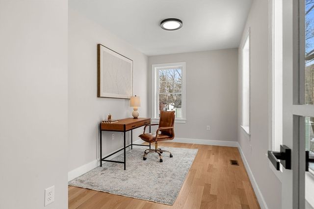 2 Rhuey Pass, Burlington, MA 01803