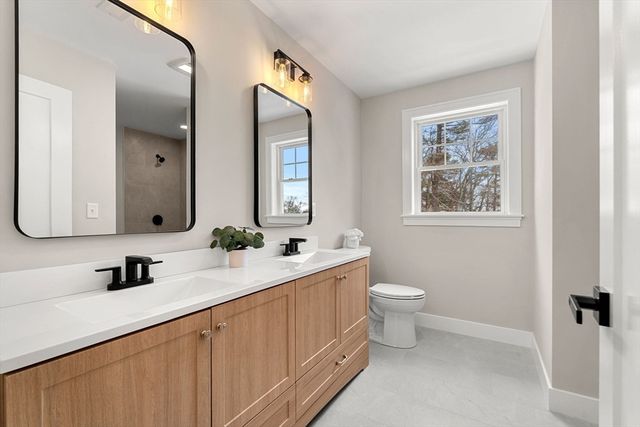 2 Rhuey Pass, Burlington, MA 01803