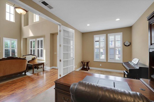 10022 Spring View Way, Elk Grove, CA 95757