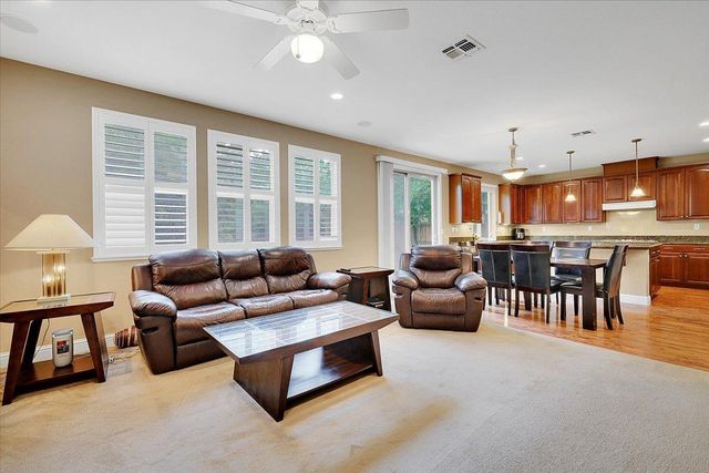 10022 Spring View Way, Elk Grove, CA 95757