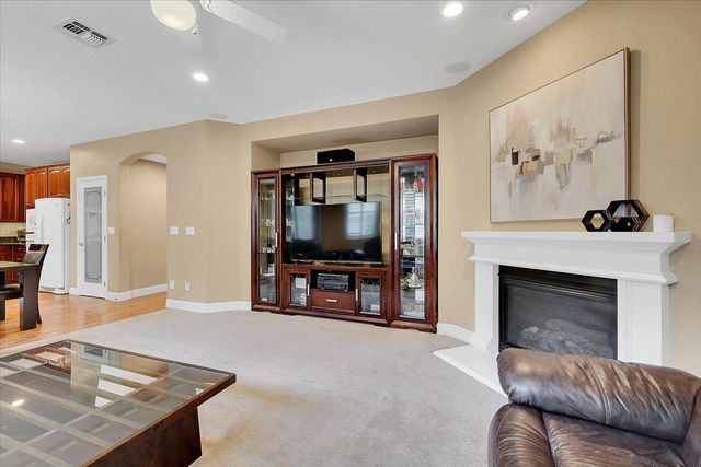 10022 Spring View Way, Elk Grove, CA 95757