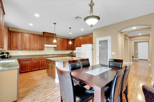 10022 Spring View Way, Elk Grove, CA 95757