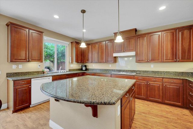 10022 Spring View Way, Elk Grove, CA 95757