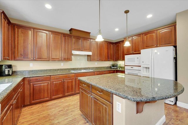 10022 Spring View Way, Elk Grove, CA 95757