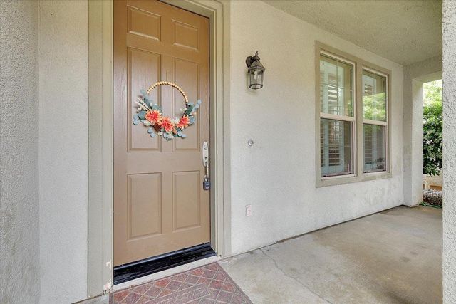 10022 Spring View Way, Elk Grove, CA 95757