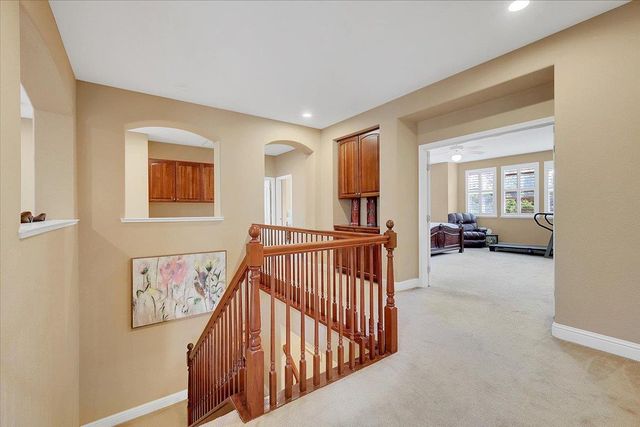 10022 Spring View Way, Elk Grove, CA 95757