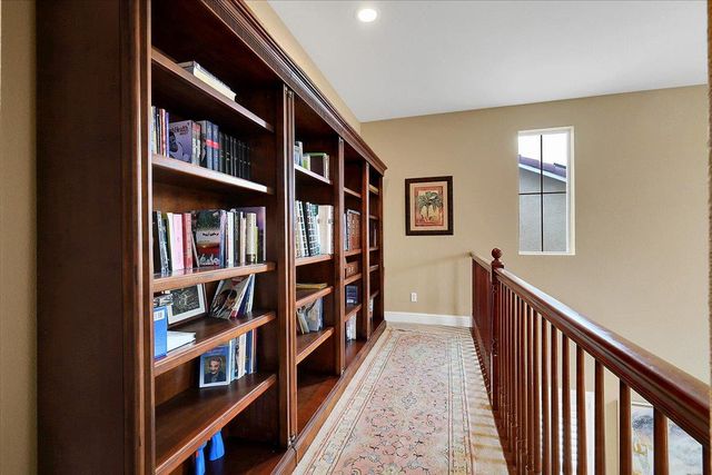 10022 Spring View Way, Elk Grove, CA 95757