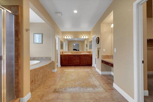 10022 Spring View Way, Elk Grove, CA 95757