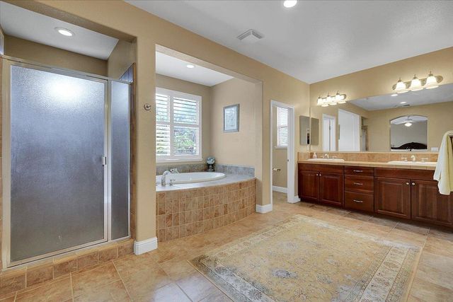 10022 Spring View Way, Elk Grove, CA 95757