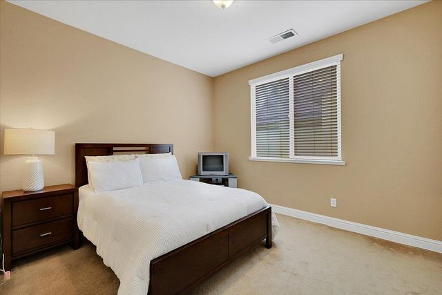 10022 Spring View Way, Elk Grove, CA 95757