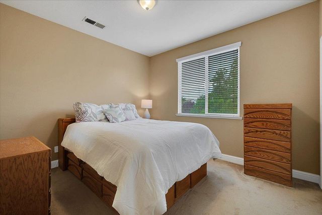 10022 Spring View Way, Elk Grove, CA 95757