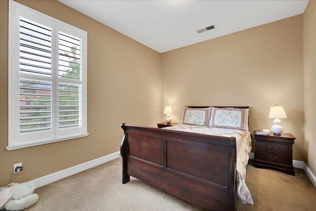 10022 Spring View Way, Elk Grove, CA 95757