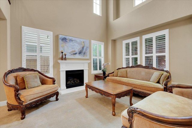 10022 Spring View Way, Elk Grove, CA 95757