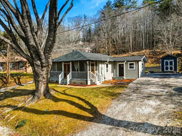 326 Lyndhurst Drive, Hendersonville, NC 28971