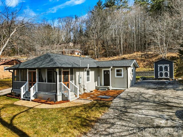 326 Lyndhurst Drive, Hendersonville, NC 28971