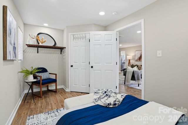 326 Lyndhurst Drive, Hendersonville, NC 28971