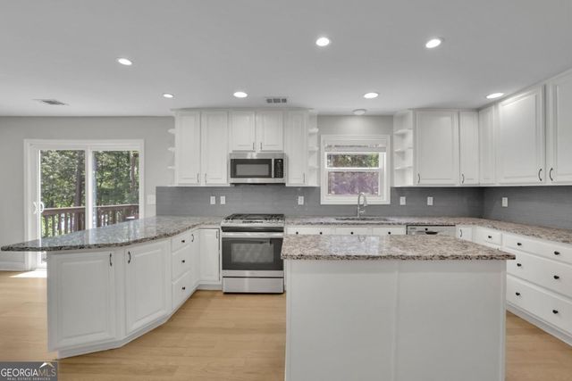 4418 Shellie Lane, Oakwood, GA 30566